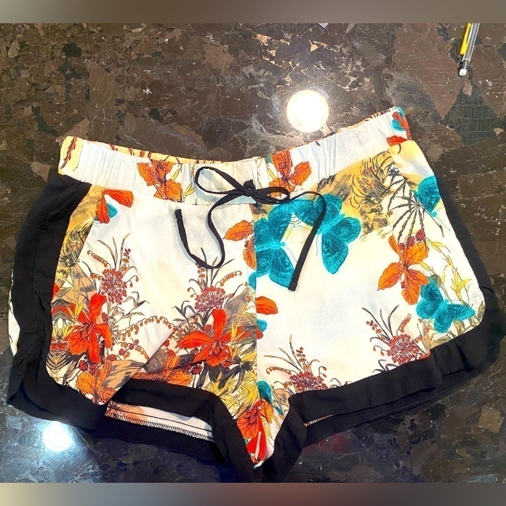 Stradivarius Flowy Viscose Floral Track Shorts with Tie Waist and Elastic L